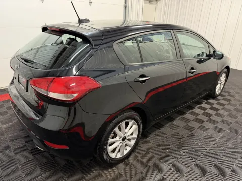 More photos of 2017 Kia Forte5 LX at Oakley Auto World, MO