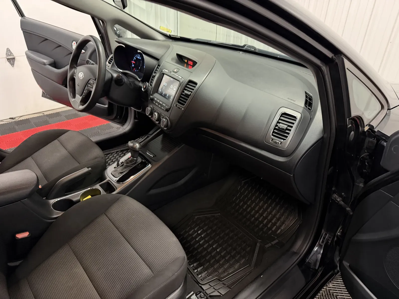 Kia Forte5 photo 42