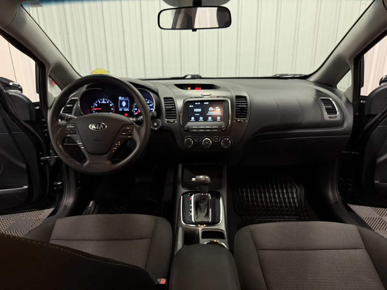 Kia Forte5 photo 28