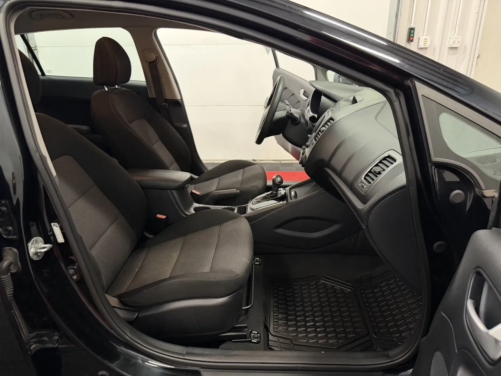 Kia Forte5 photo 40