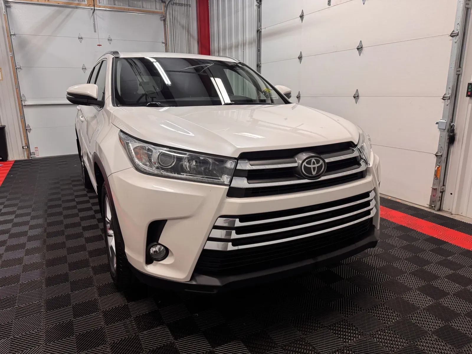 Toyota Highlander photo 6
