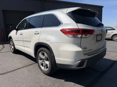 Photos of 2017 Toyota Highlander Limited for sale in Branson West, MO at Oakley Auto World