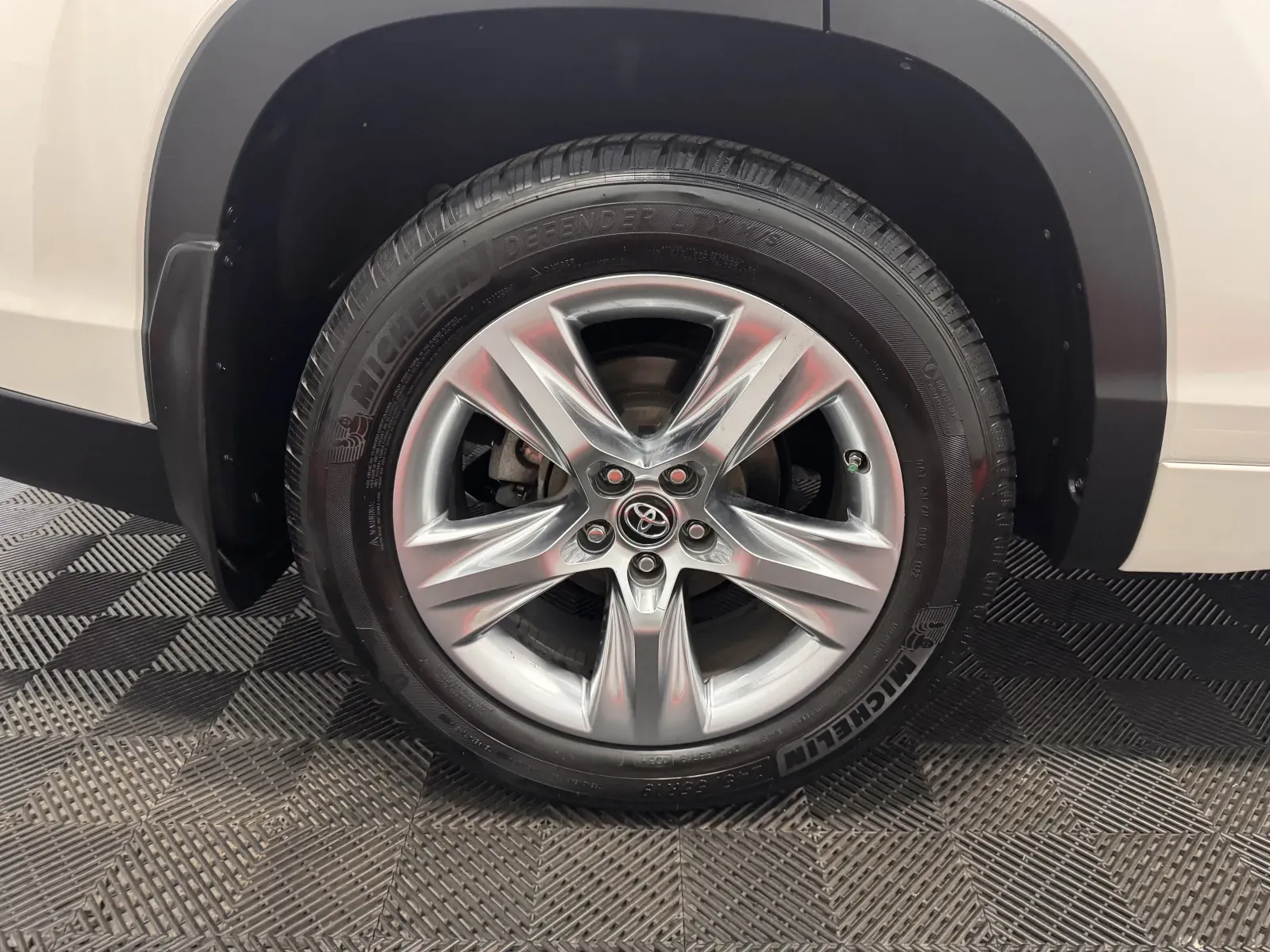 Toyota Highlander photo 17