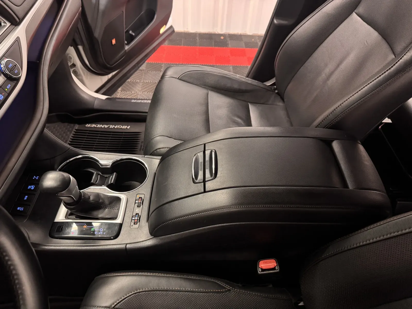 Toyota Highlander photo 33