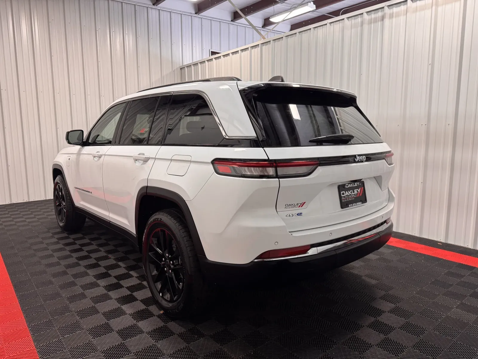 Jeep Grand Cherokee photo 2