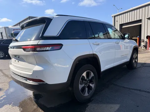 More photos of 2022 Jeep Grand Cherokee 4xe at Oakley Auto World, MO