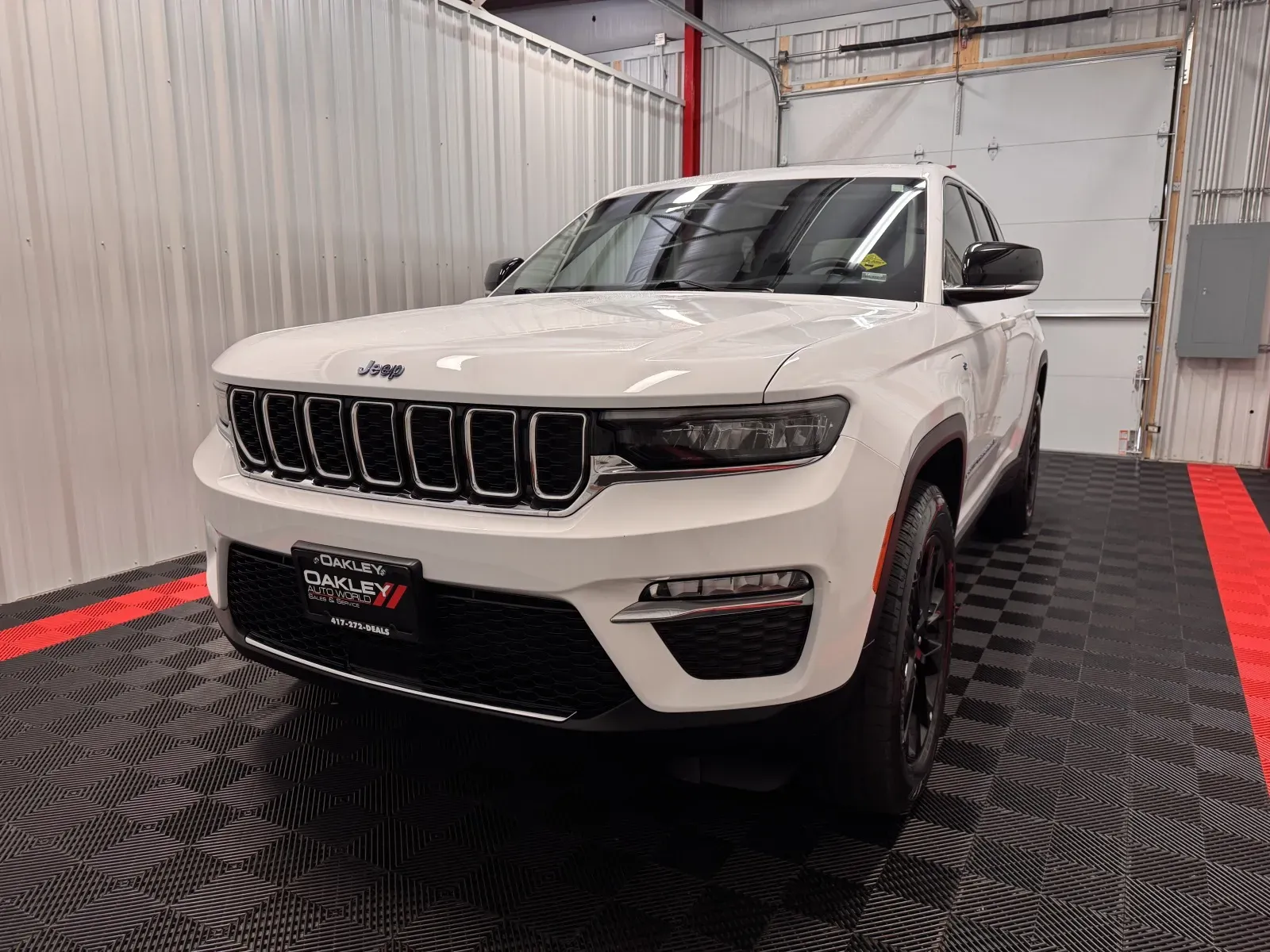 Jeep Grand Cherokee photo 9