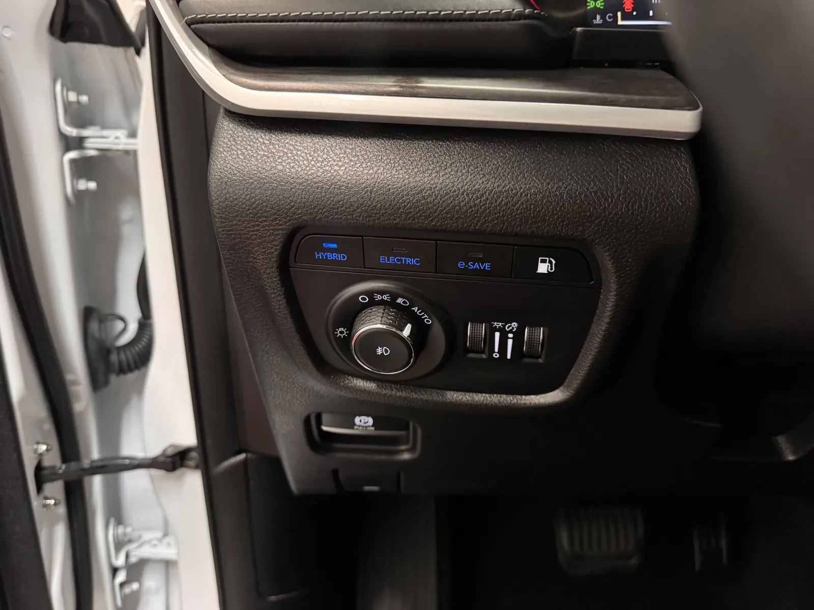 Jeep Grand Cherokee photo 26