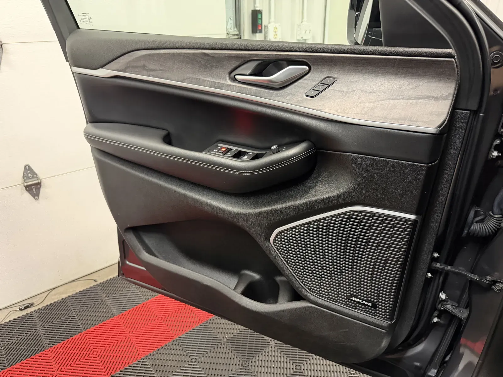 Jeep Grand Cherokee photo 29