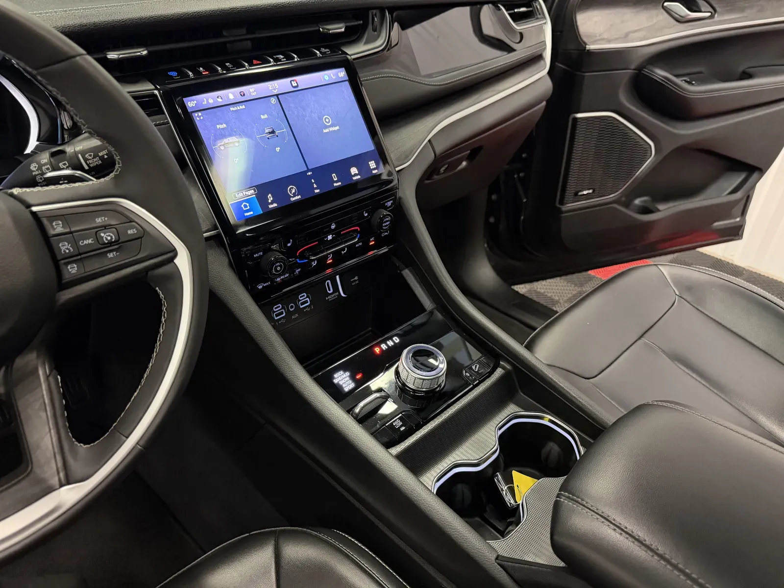Jeep Grand Cherokee photo 39