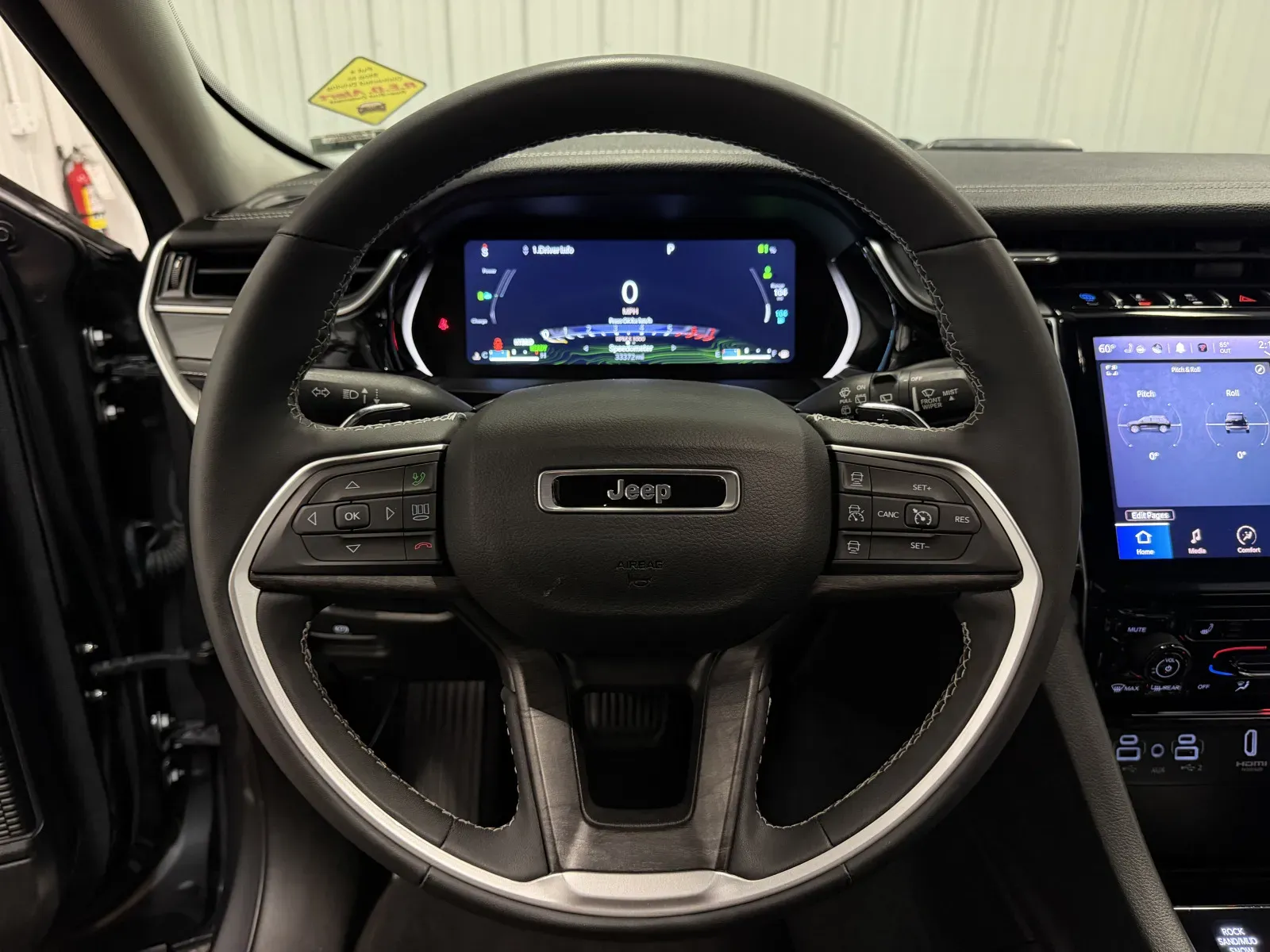 Jeep Grand Cherokee photo 22