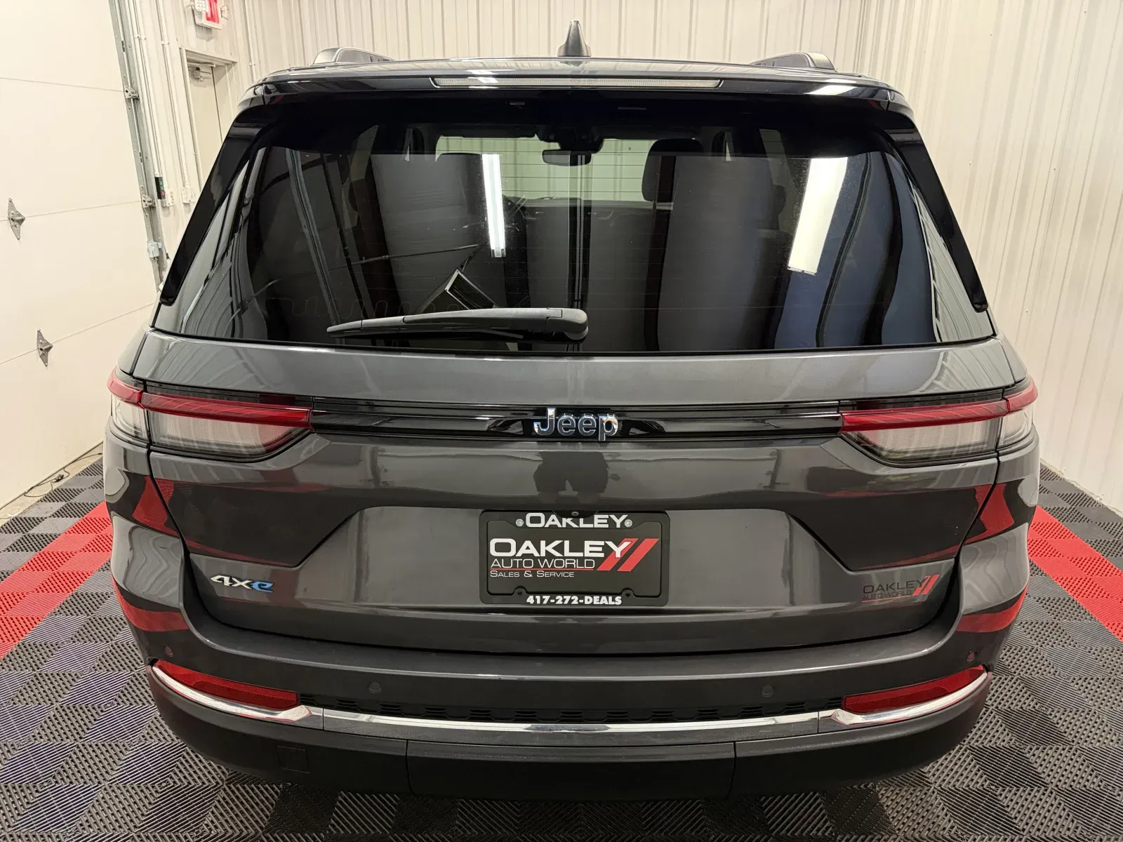 Jeep Grand Cherokee photo 3