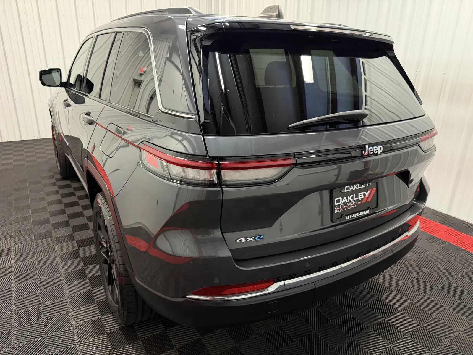 Jeep Grand Cherokee photo 16