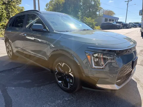More photos of 2023 Kia Niro EV Wave at Oakley Auto World, MO
