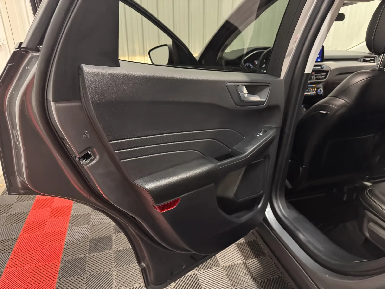 Ford Escape photo 36