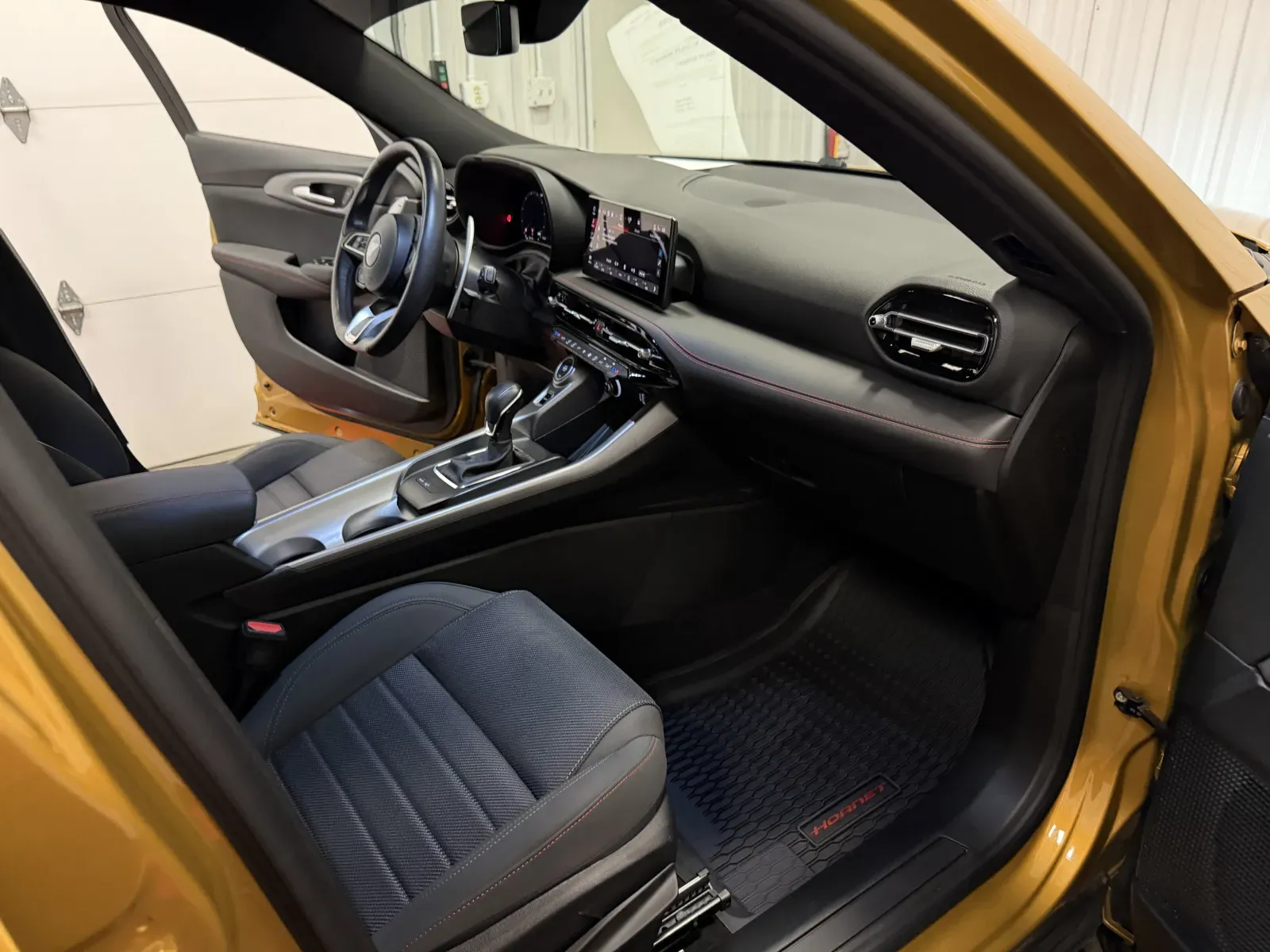 Dodge Hornet photo 45