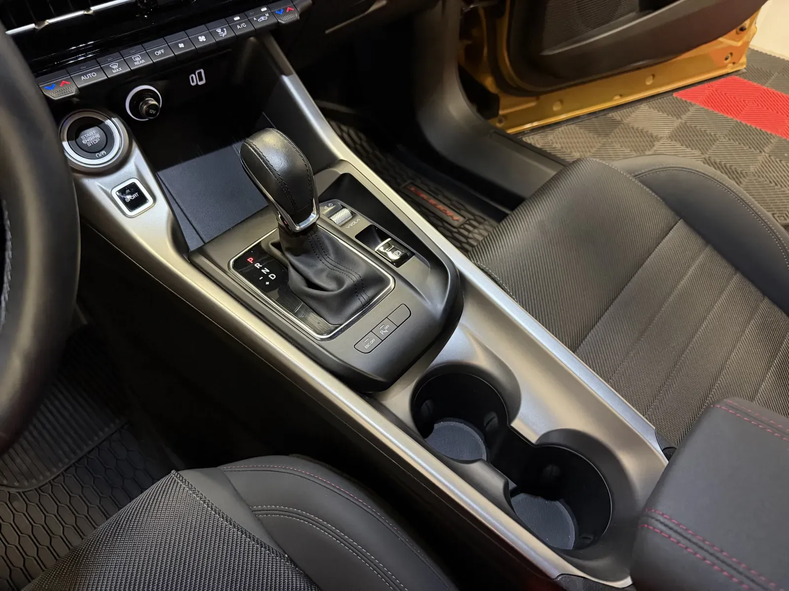 Dodge Hornet photo 33