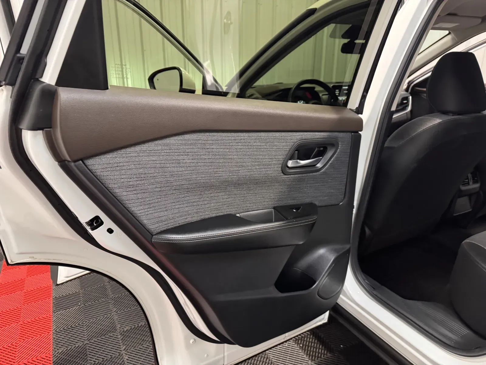 Nissan Rogue photo 36