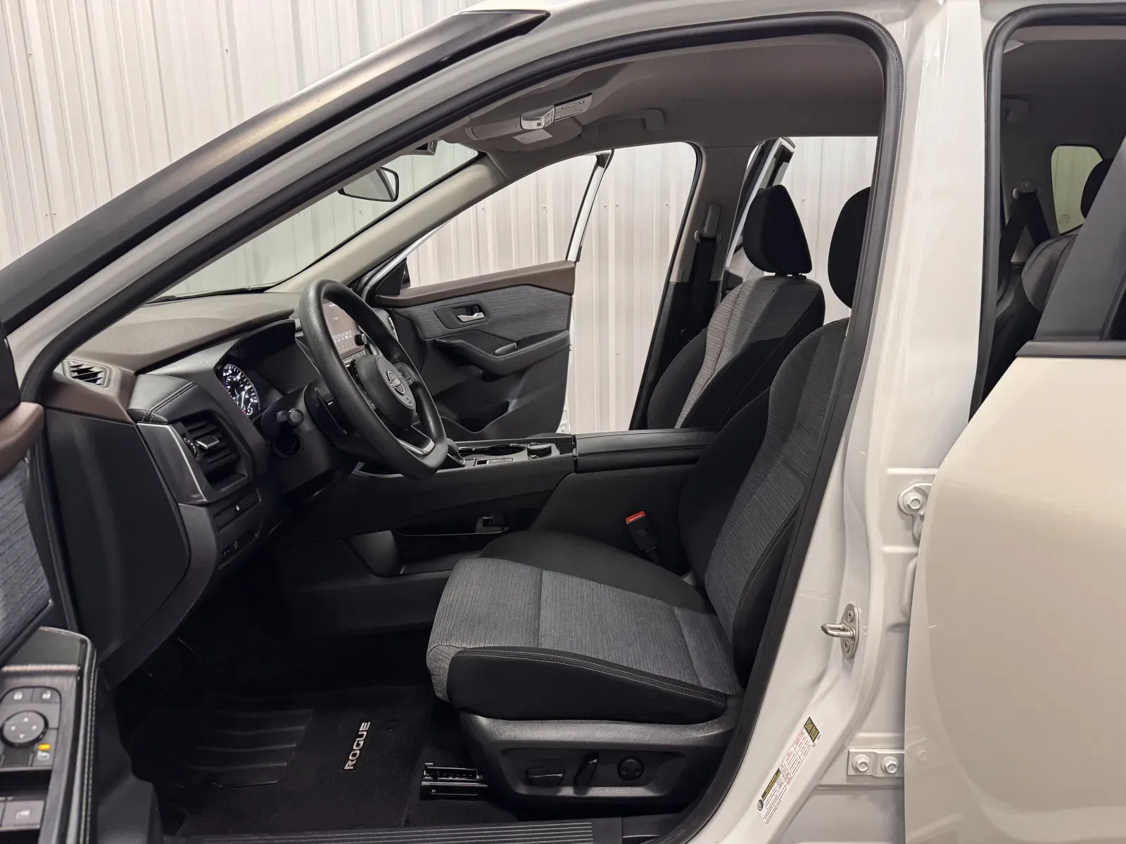 Nissan Rogue photo 32