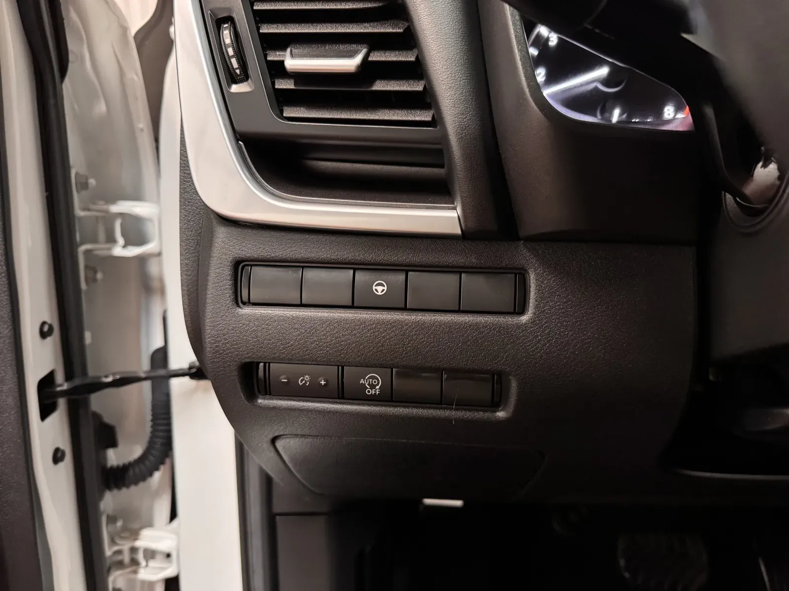 Nissan Rogue photo 24