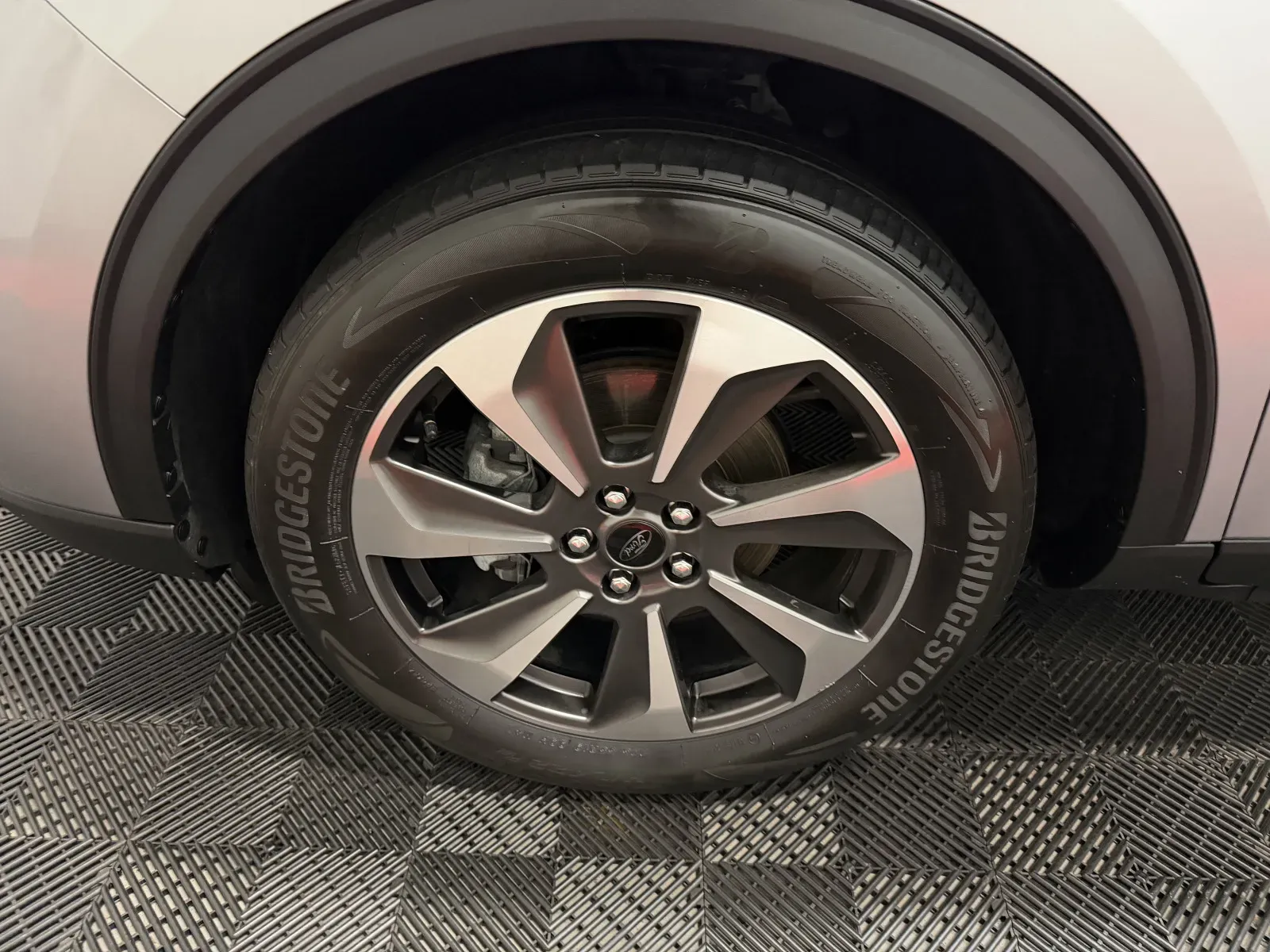 Ford Escape photo 10