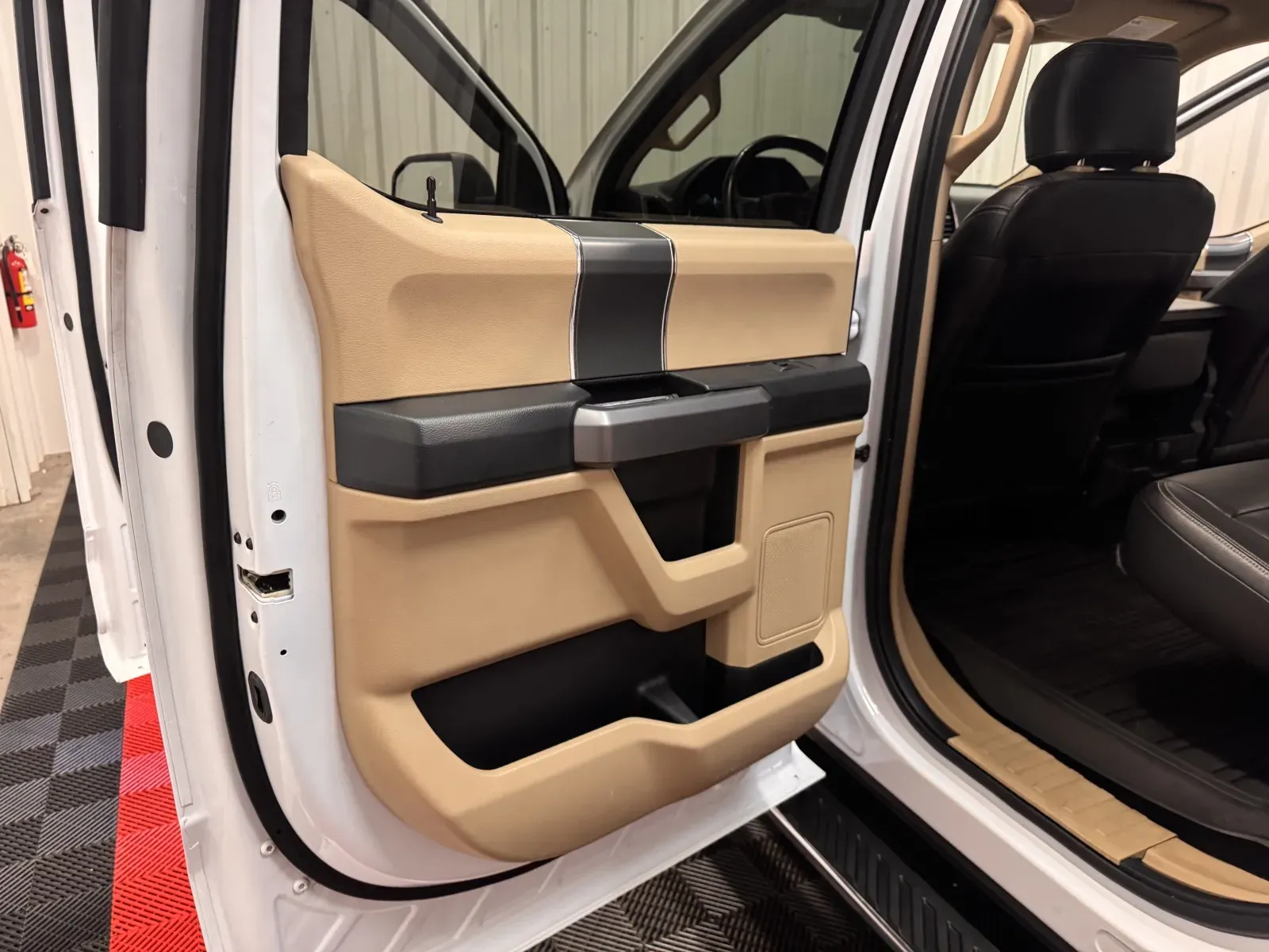 Ford F-150 photo 39