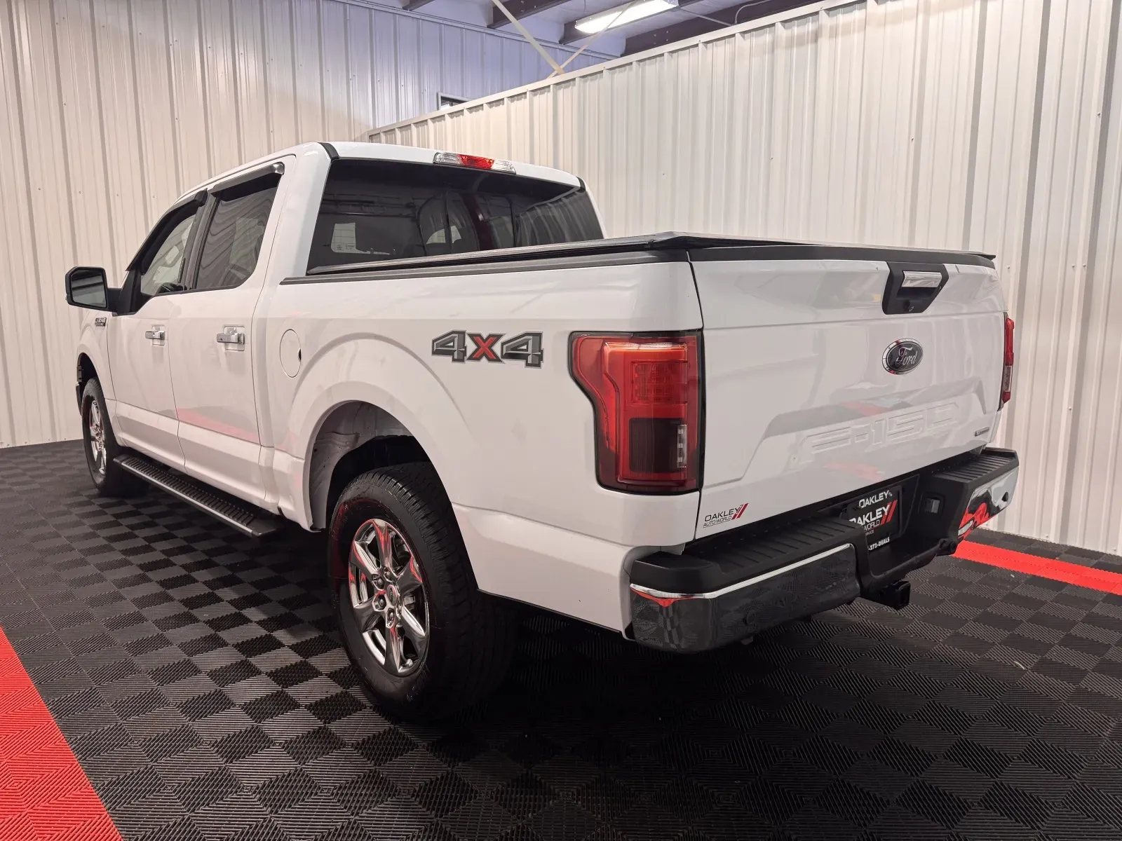 Ford F-150 photo 2
