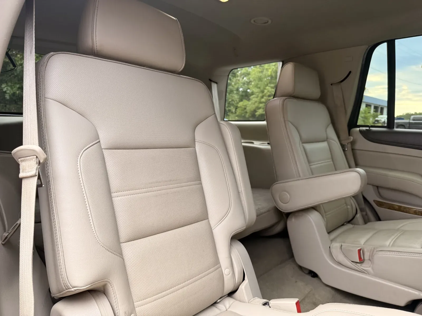 GMC Yukon photo 11