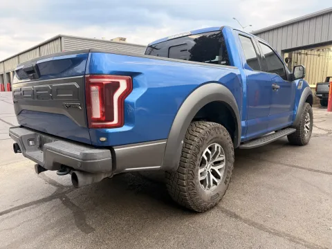 More photos of 2018 Ford F-150 Raptor at Oakley Auto World, MO
