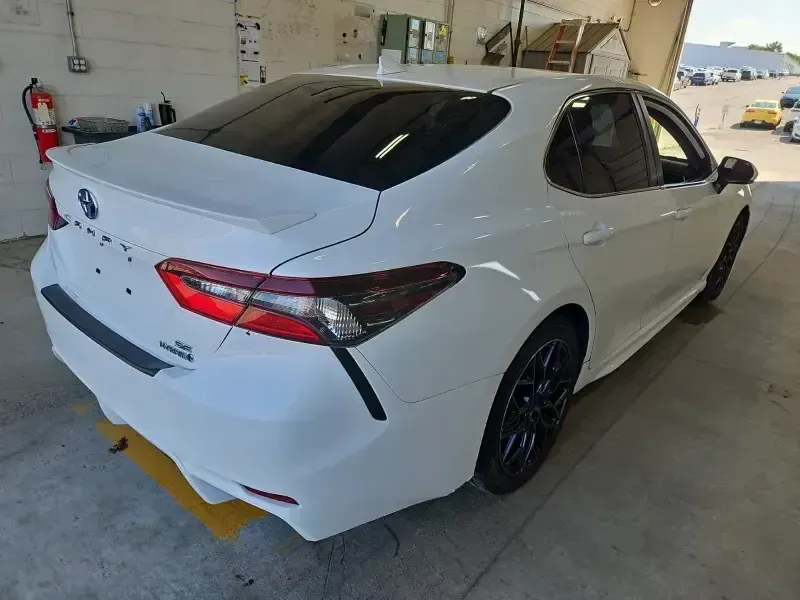 Toyota Camry photo 4