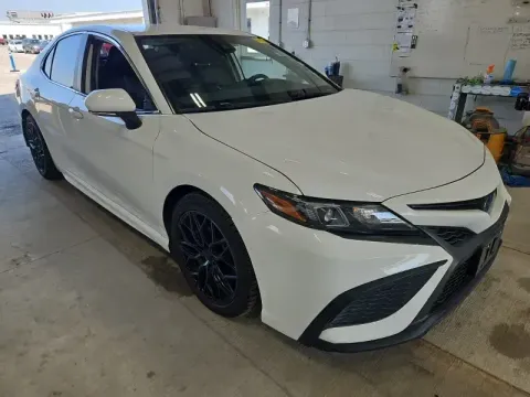 More photos of 2022 Toyota Camry Hybrid SE at Oakley Auto World, MO