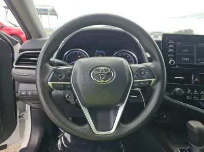Toyota Camry photo 9