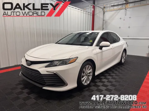 White 2021 Toyota Camry LE for sale in Branson West, MO