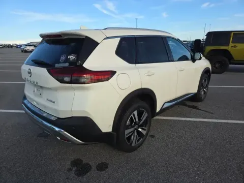 More photos of 2022 Nissan Rogue Platinum at Oakley Auto World, MO