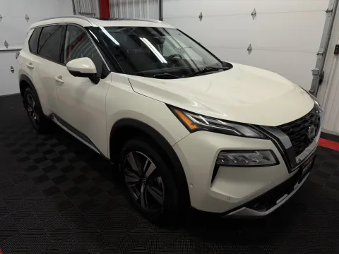 More photos of 2022 Nissan Rogue Platinum at Oakley Auto World, MO