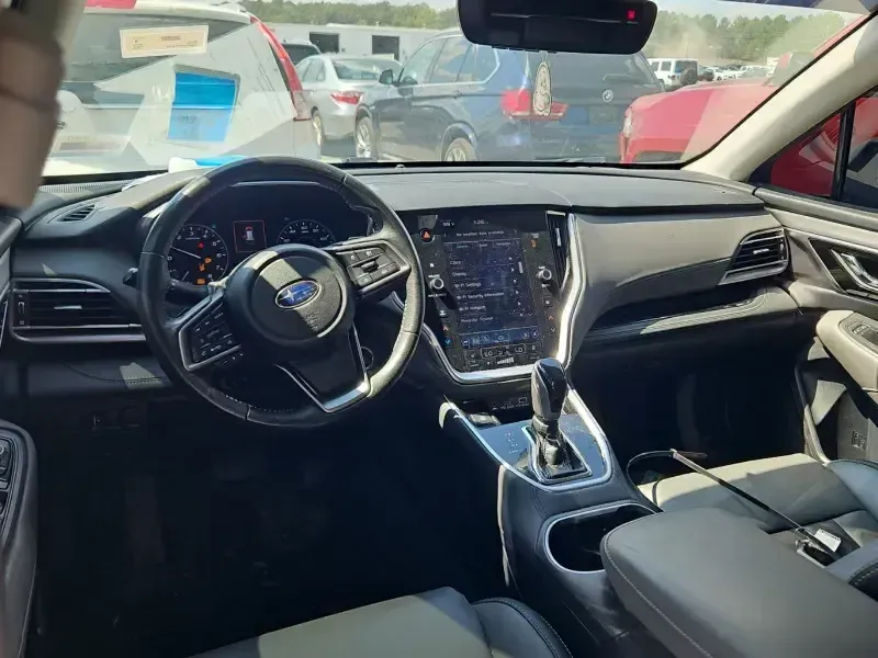 Subaru Outback photo 10