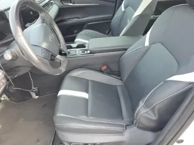 Toyota Camry photo 10