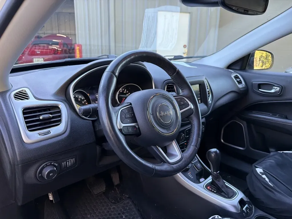 Jeep Compass photo 7