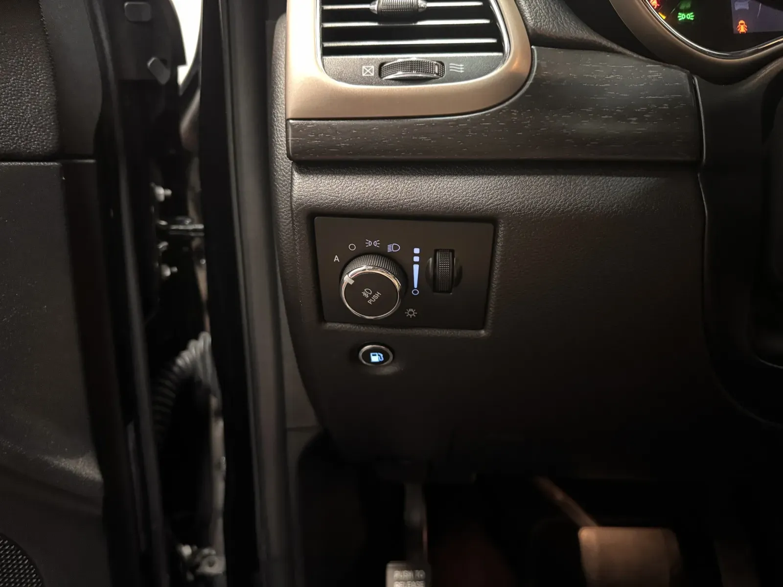 Jeep Grand Cherokee photo 24