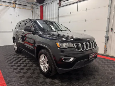 More photos of 2017 Jeep Grand Cherokee Laredo at Oakley Auto World, MO