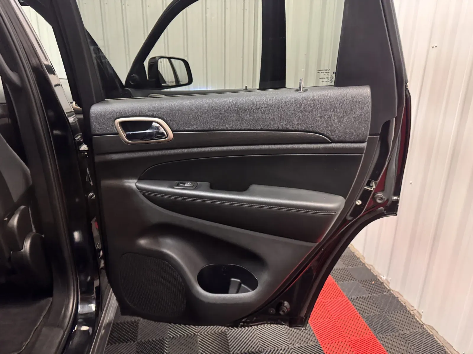Jeep Grand Cherokee photo 38