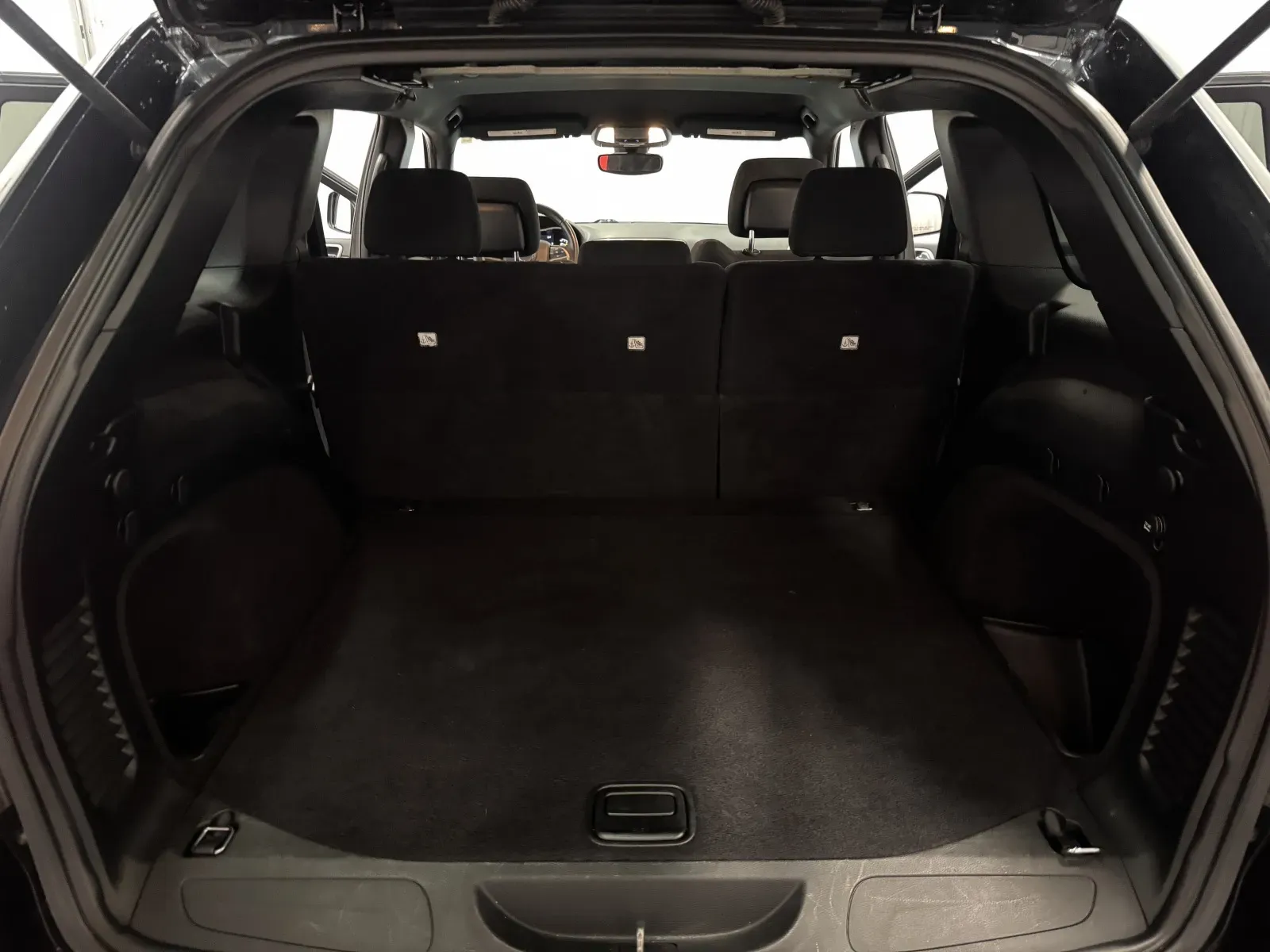 Jeep Grand Cherokee photo 37