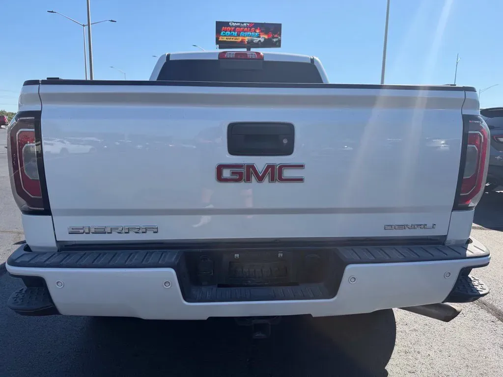 GMC Sierra photo 3