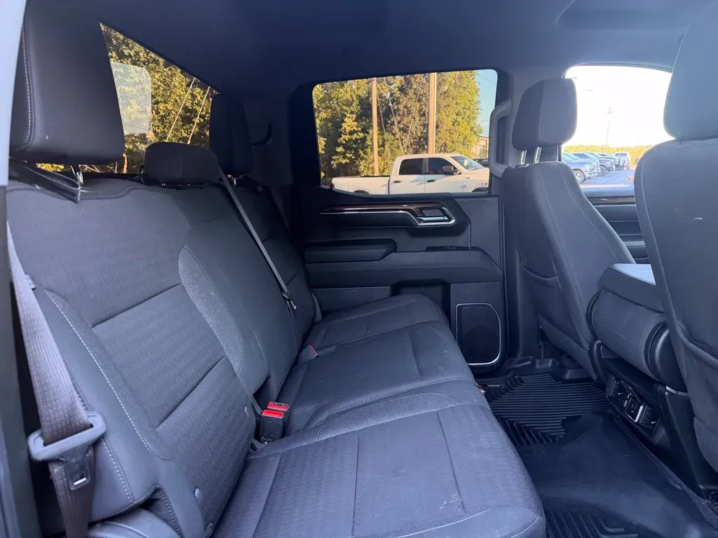 Chevrolet Silverado photo 10