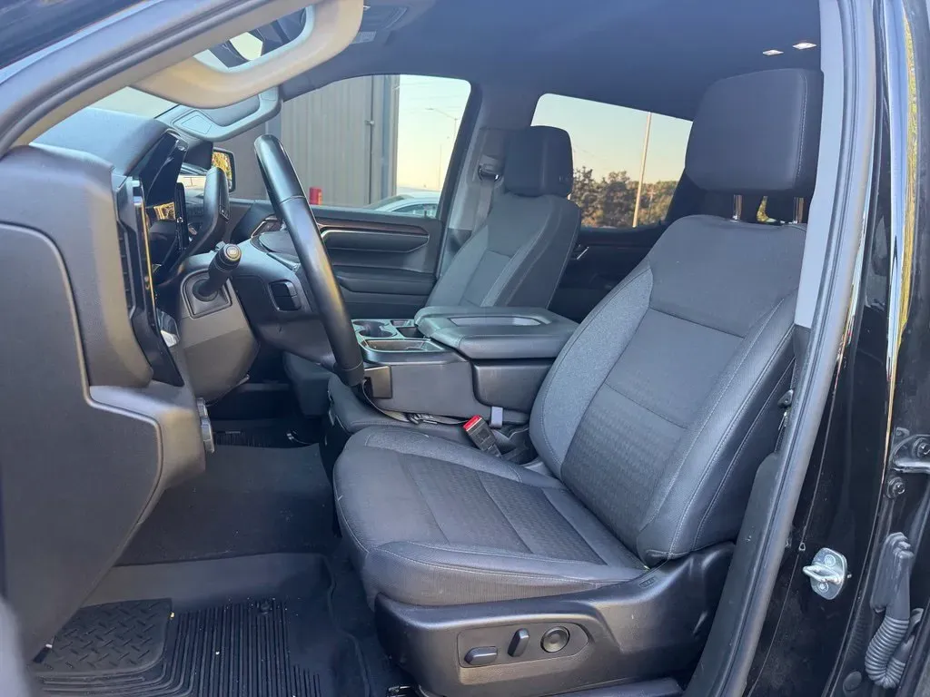 Chevrolet Silverado photo 7