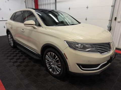 More photos of 2016 Lincoln MKX Reserve at Oakley Auto World, MO