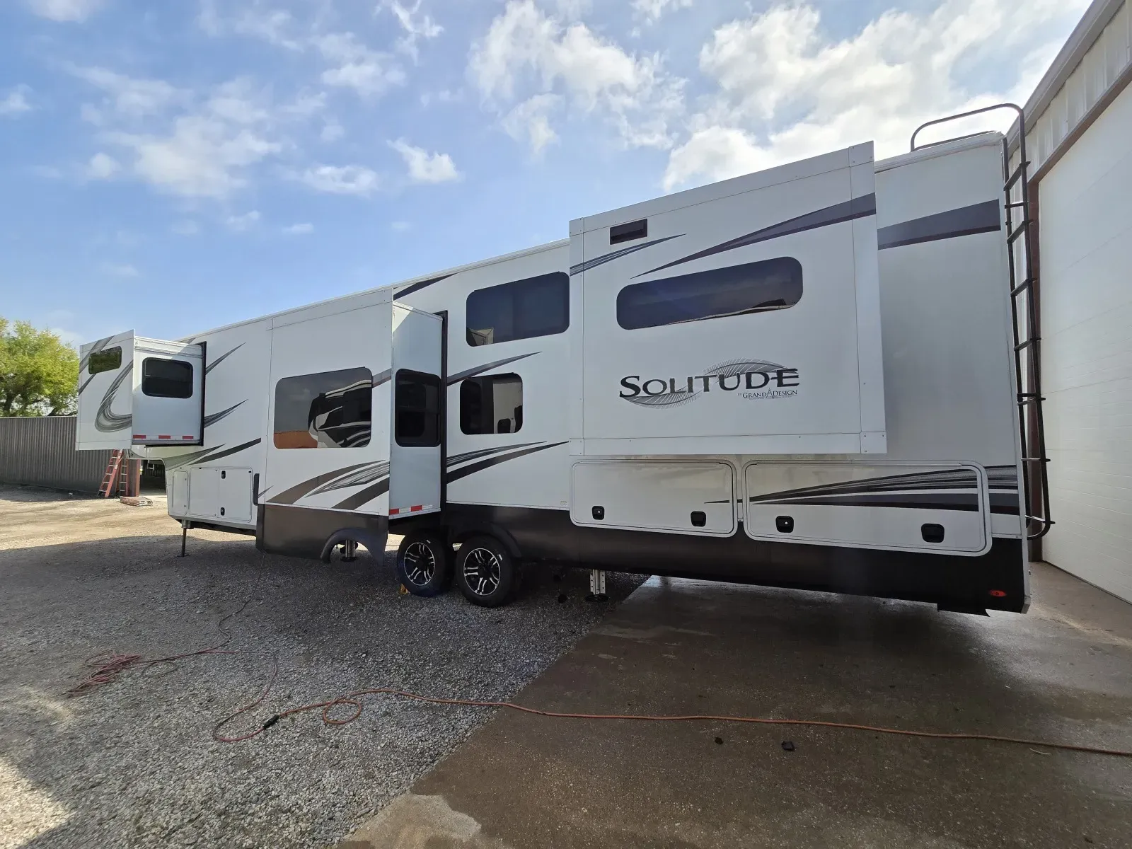 Another view of 2021 Grand Design Solitude 390RK-R for sale in Valley View, TX at Liberty Trail RV - Denton