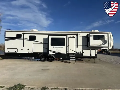 Unknown 2022 Forest River Sandpiper 391FLRB for sale in Valley View, TX