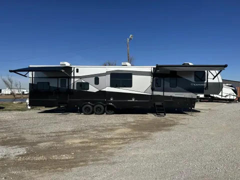 More photos of 2026 Keystone Impact 418 CUSTOM PAINT at Liberty Trail RV - Denton, TX