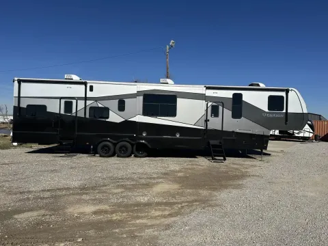 Photos of 2026 Keystone Impact 418 CUSTOM PAINT for sale in Valley View, TX at Liberty Trail RV - Denton
